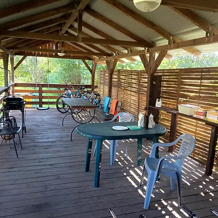 Jagod@ I Parking * Zebowo